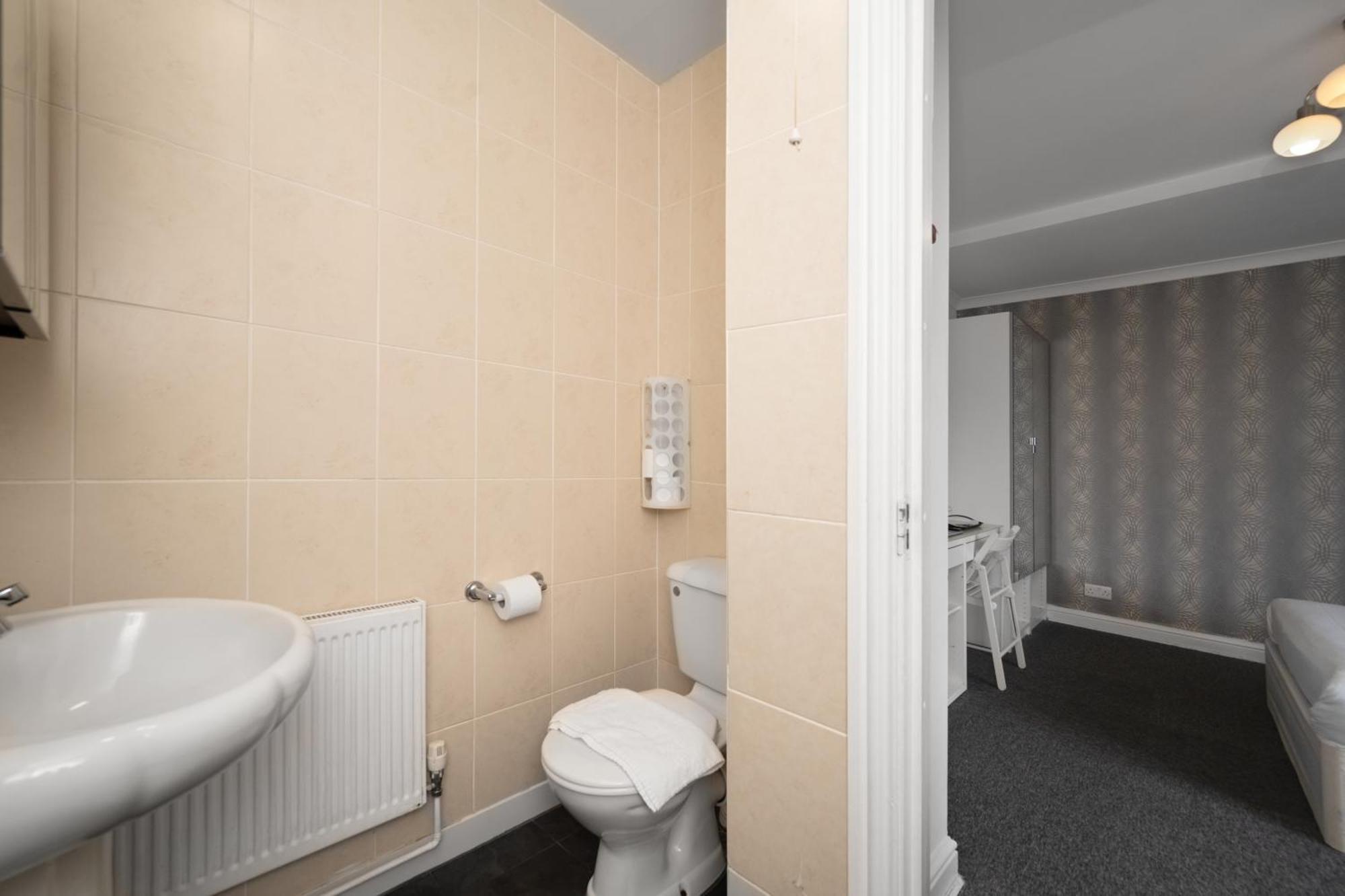 Flexistay Tulsi Aparthotel Кройдон Экстерьер фото