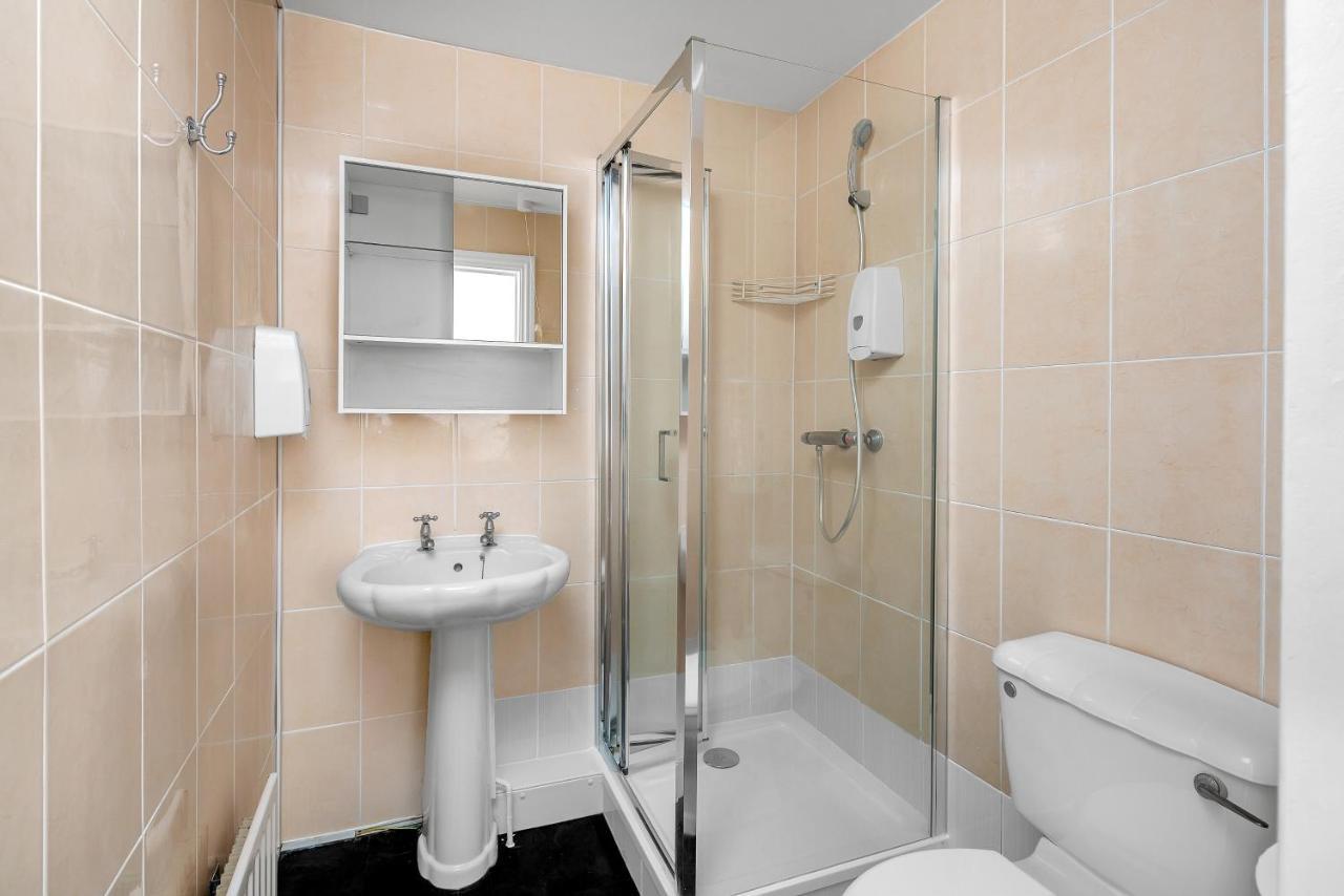 Flexistay Tulsi Aparthotel Кройдон Экстерьер фото