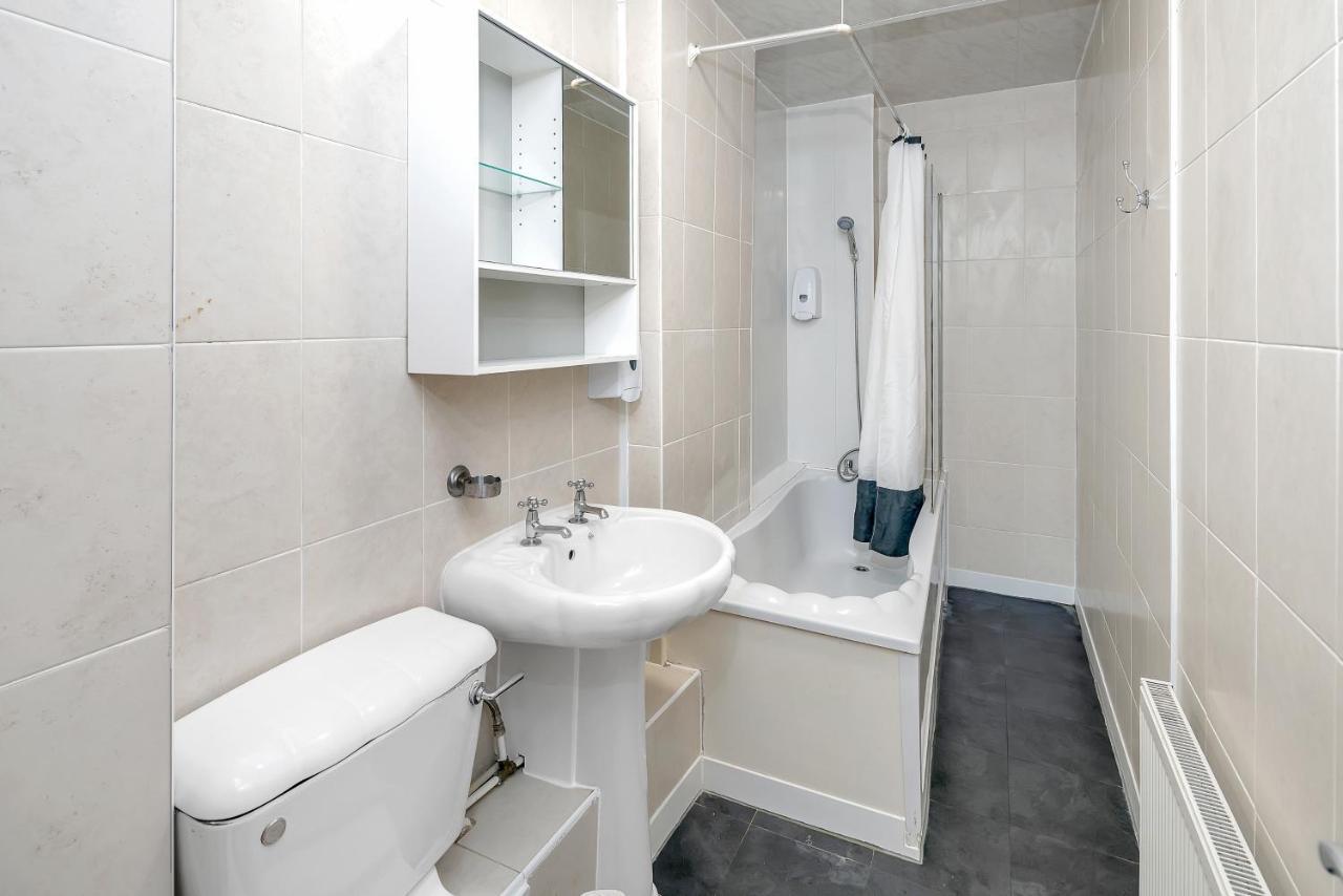 Flexistay Tulsi Aparthotel Кройдон Экстерьер фото