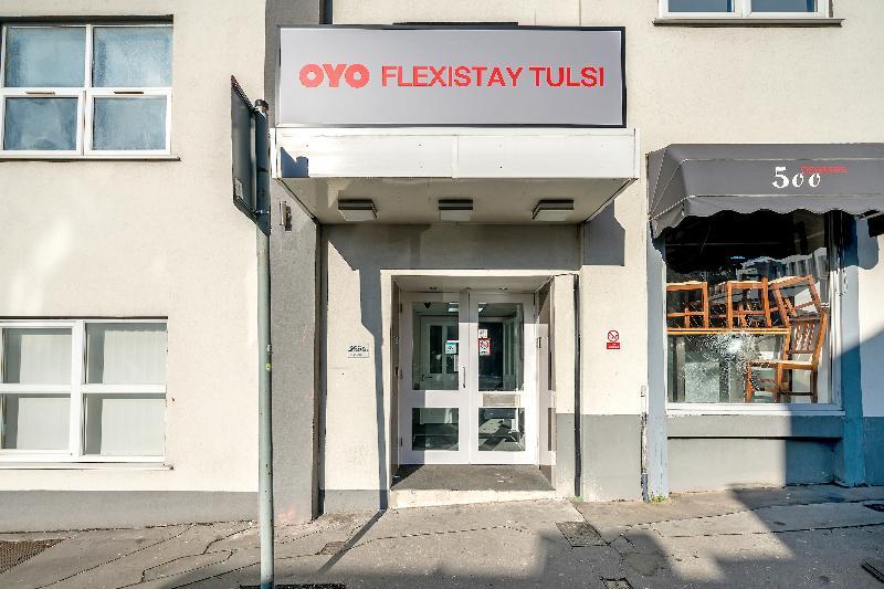 Flexistay Tulsi Aparthotel Кройдон Экстерьер фото